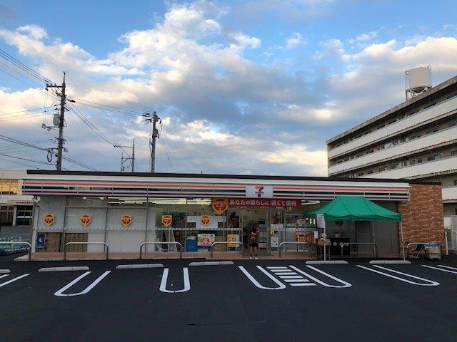 コンビニ　セブンイレブン 福山本庄町中4丁目店（コンビニ）まで824m