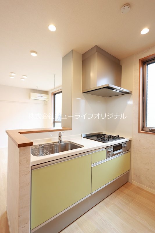 キッチン　グリル付3口コンロでお料理の幅も広がります♪