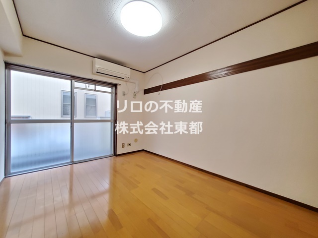 居室・リビング　※写真は反転タイプ。仕様・設備は現況優先です※