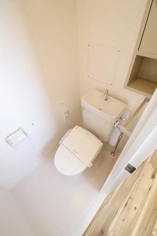 トイレ　※同建物の別部屋内装写真