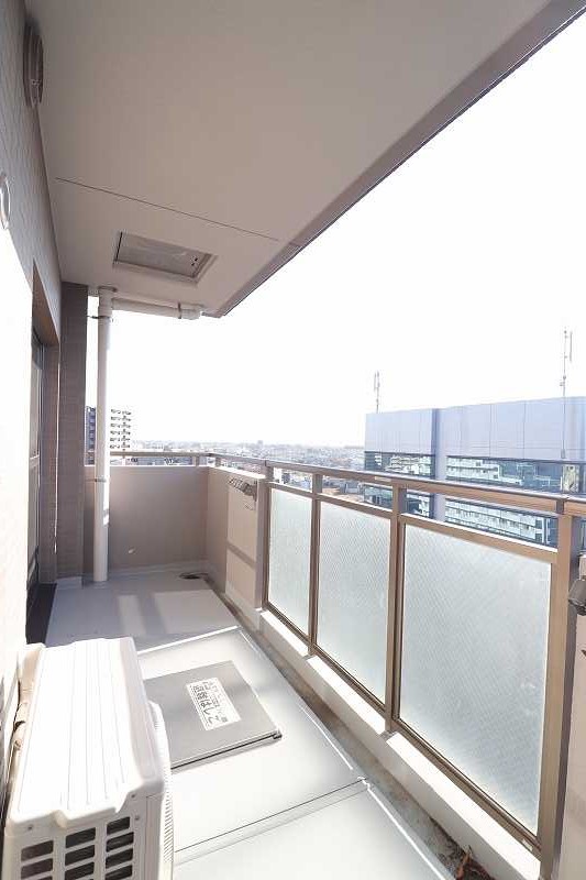 バルコニー　※同建物の別部屋内装写真