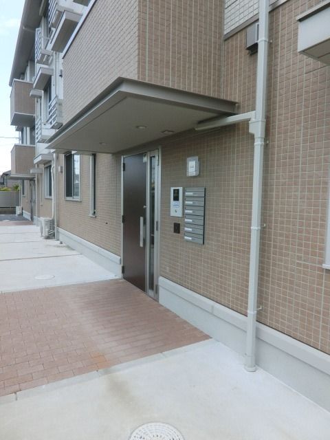 エントランス　きれいなエントランスです