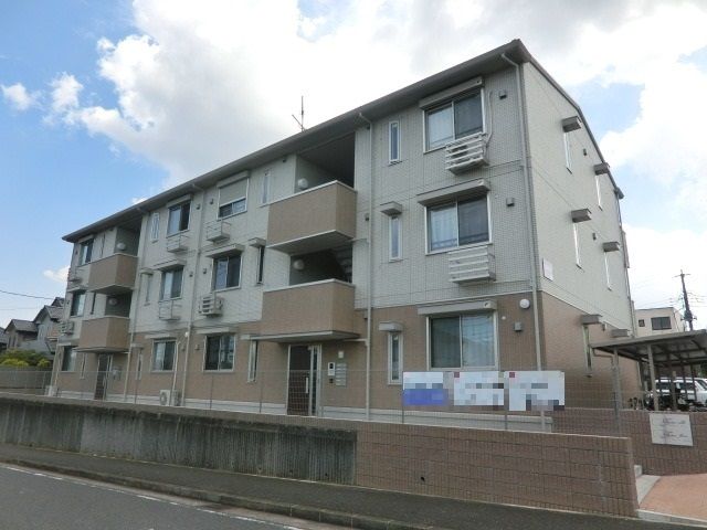 建物外観　２０１５年６月築のきれいなアパートです