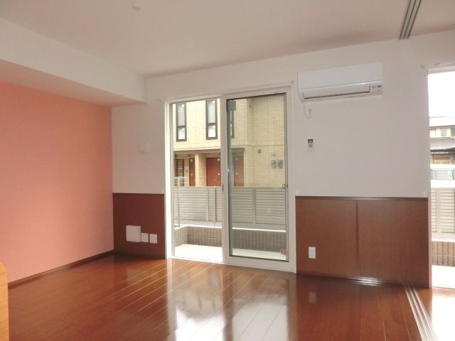 居室・リビング　開放的なリビングです