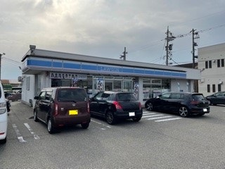 コンビニ　ローソン 氷見鞍川店（コンビニ）まで460m