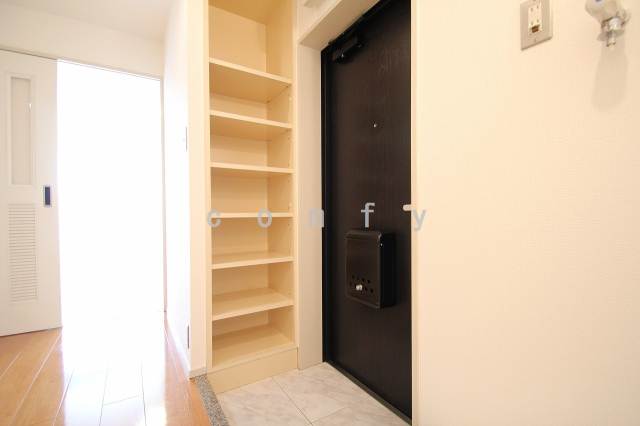 玄関　玄関・靴棚