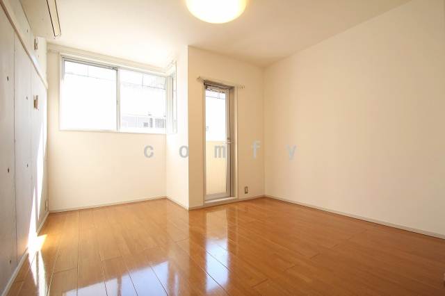 居室・リビング　角部屋２面採光