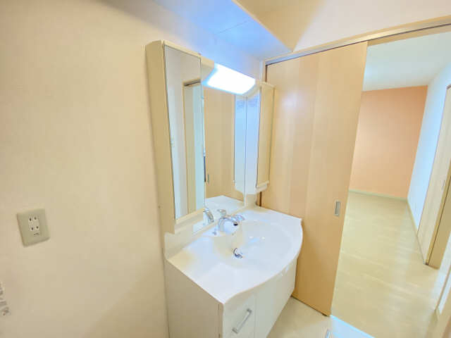 洗面設備　同型モデル