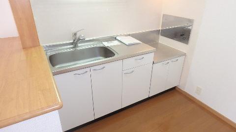 キッチン　蛇口がシャワー付でお掃除も楽々♪（イメージ）