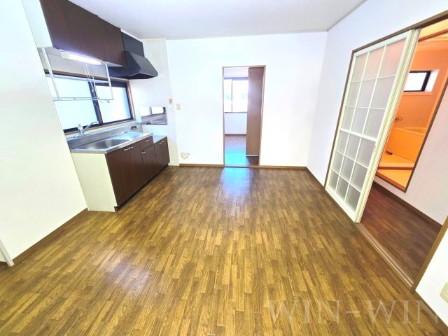 居室・リビング　イメージ（同建物内別部屋の写真です）