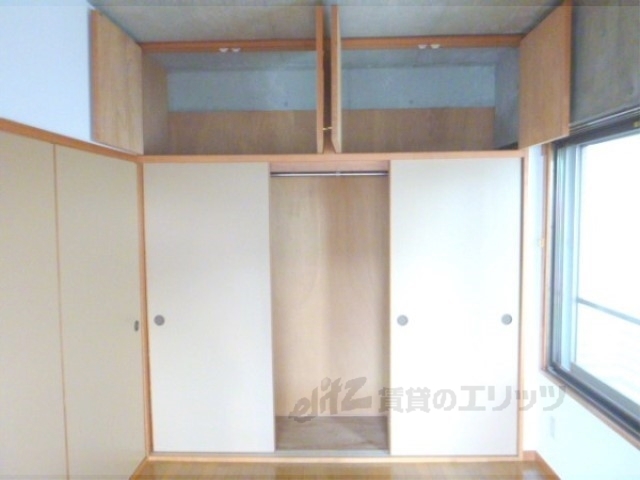 収納　北側洋室収納