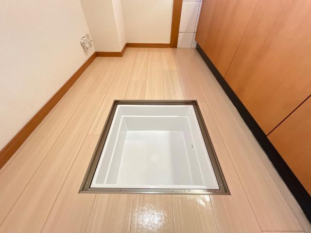 収納　床下収納