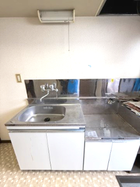 キッチン　クリーニング前の写真です