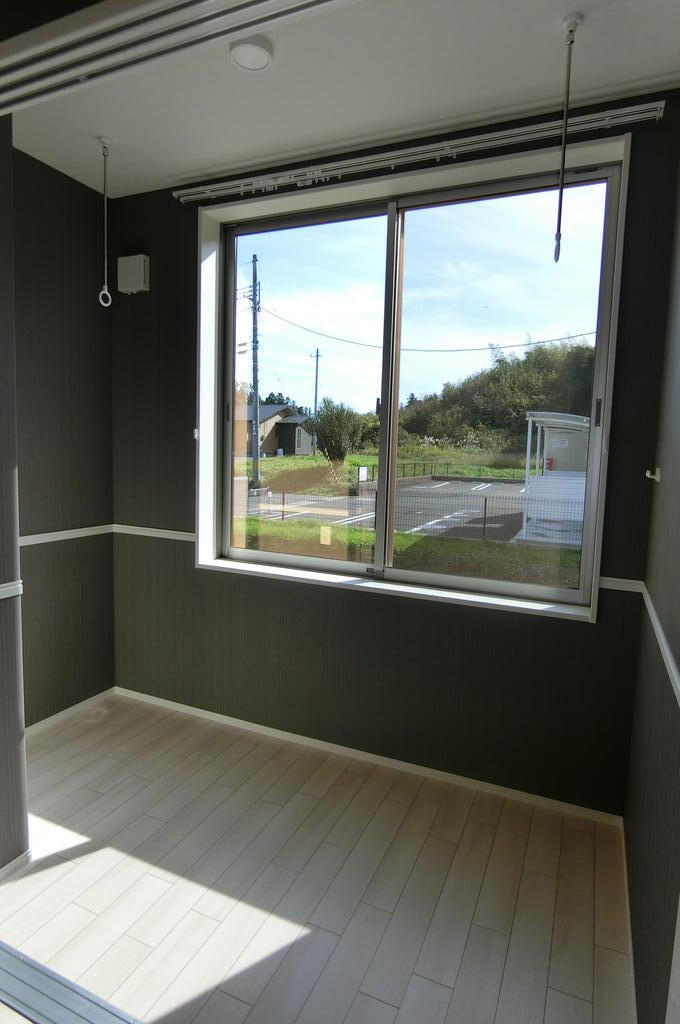 バルコニー　同型物件の写真です。配色に違いあり