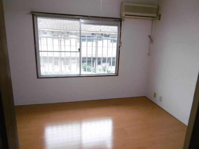 居室・リビング　６畳の洋室です