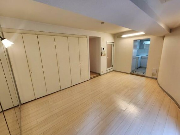 居室・リビング　別号室参考写真