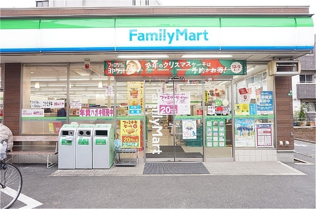 コンビニ　ファミリーマート石神井銀座通り店（コンビニ）まで163m