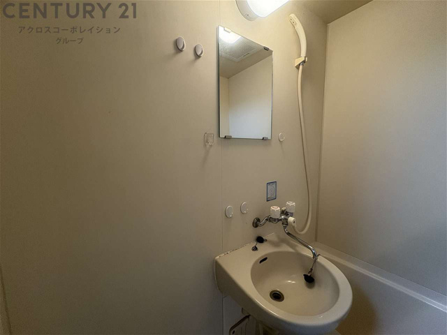 洗面設備　浴室内に洗面台あります！