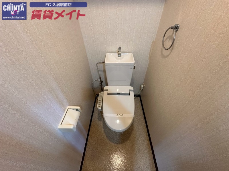トイレ　同物件別部屋の写真