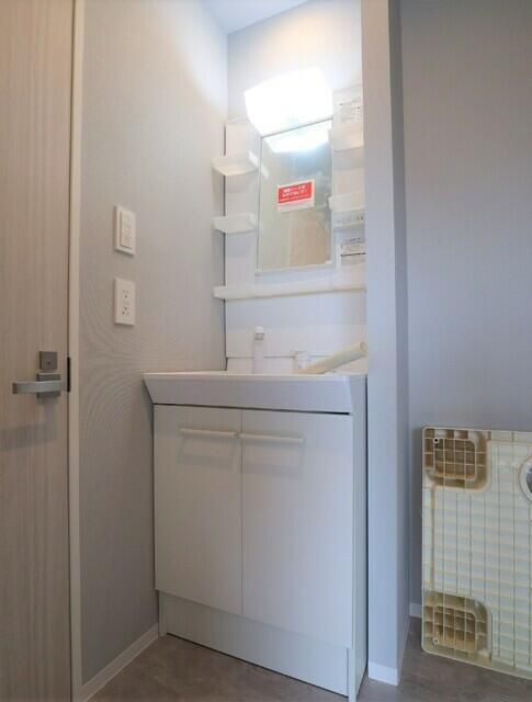 洗面設備　コンパクトで使いやすい洗面所