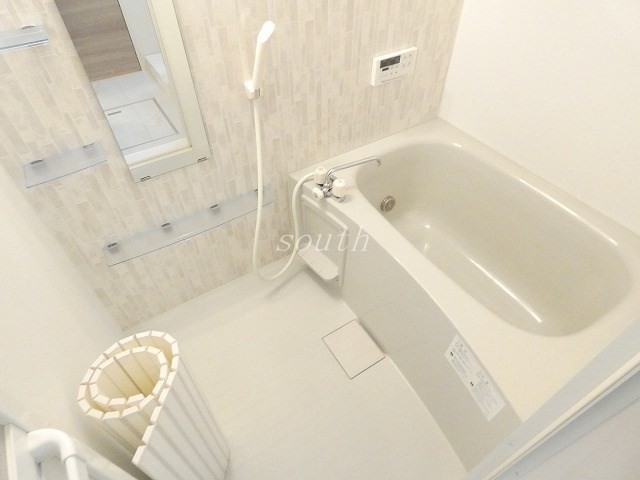 バス・シャワールーム　浴室乾燥機付きのお風呂