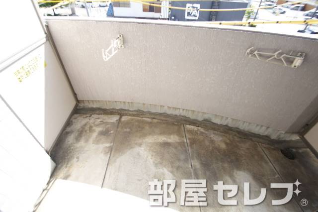 バルコニー　日当たりの良いバルコニーです。