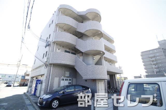 建物外観　タイル貼りでキレイな外観です。