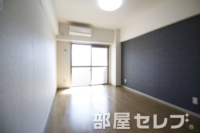 居室・リビング　アクセントクロスを貼りました。