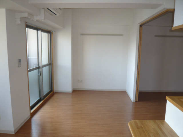 居室・リビング　同型タイプです。