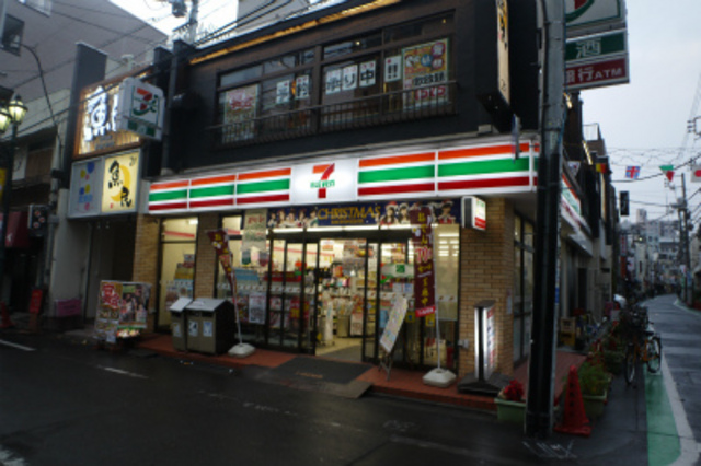 コンビニ　セブンイレブン（コンビニ）まで379m