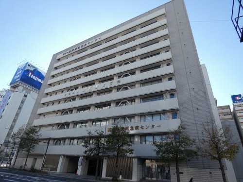 病院　横浜市夜間急病センター（病院）まで585m