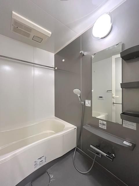 バス・シャワールーム　コンパクトで使いやすいお風呂です