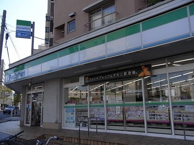 コンビニ　ファミリーマート（コンビニ）まで20m