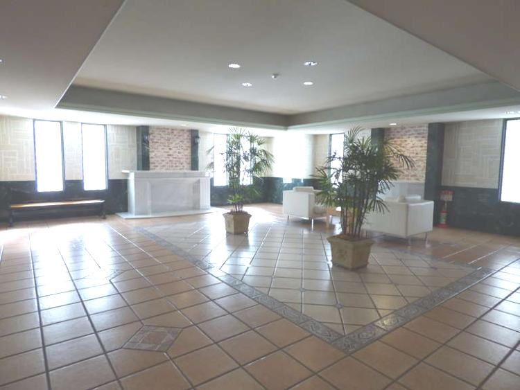 ロビー　「ソファのあるロビー」