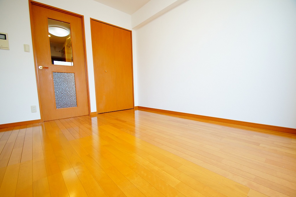 その他部屋・スペース　「清潔感のあるフローリングです」