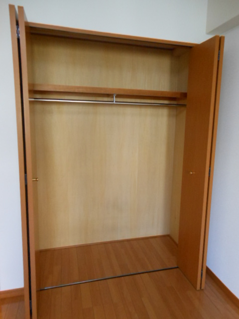 収納　「ハンガーポール付のクローゼット」