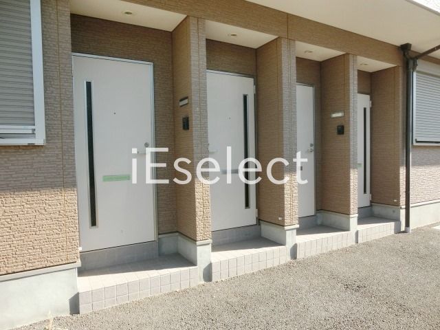 エントランス　きれいなエントランスですね。