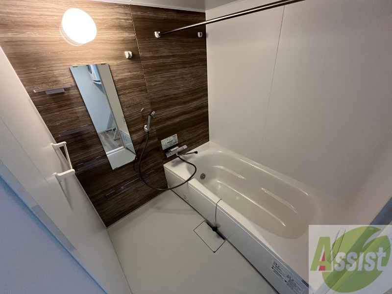 バス・シャワールーム　お風呂になります。一日の疲れを癒してくださいね。