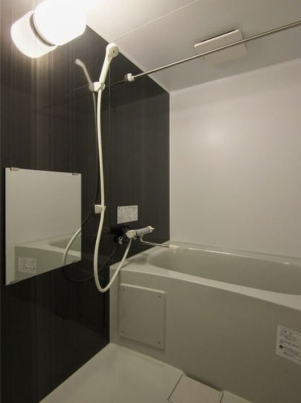 バス・シャワールーム　３０２号室のお部屋写真となります。