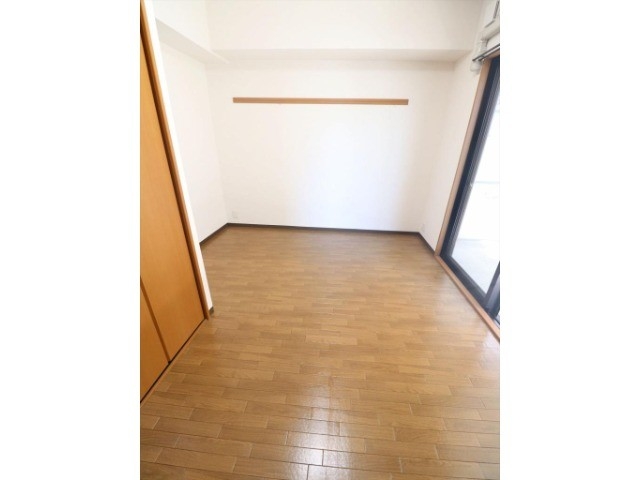 居室・リビング　６帖の洋室