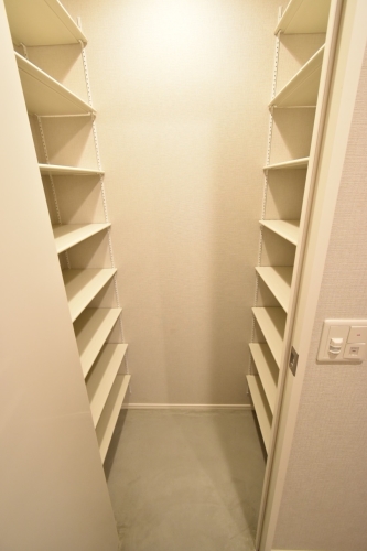 収納　２階の参考写真です。現況を優先します。