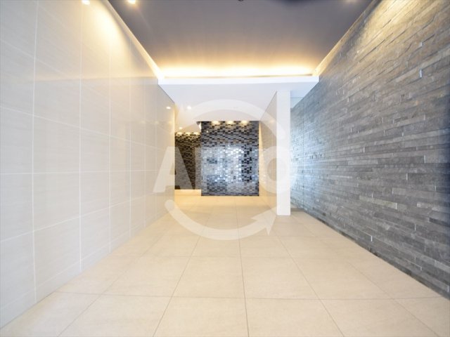 ロビー　ウルバーノ　イリス　ロビー