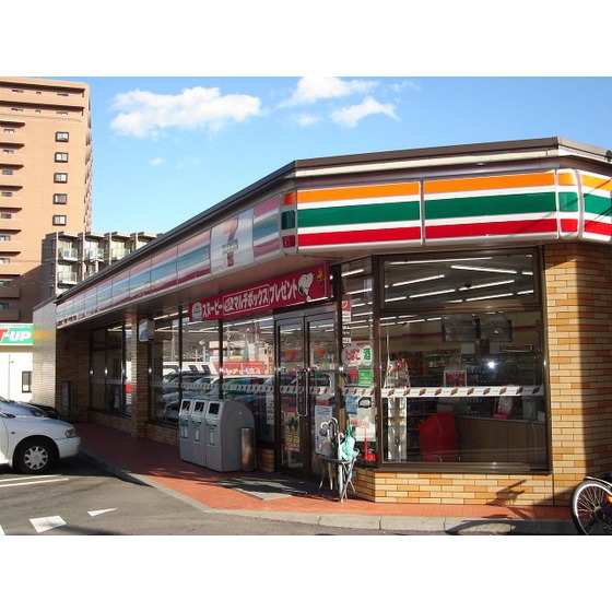 コンビニ　セブンイレブン広島大原駅前店（コンビニ）まで160m