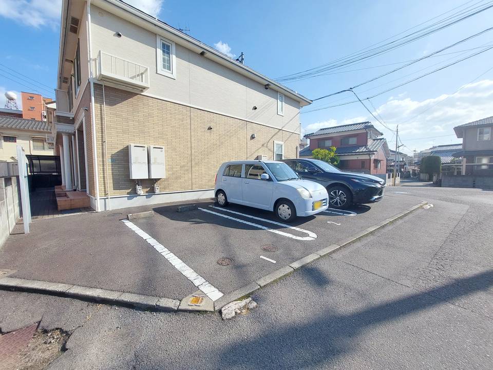 駐車場　駐車場