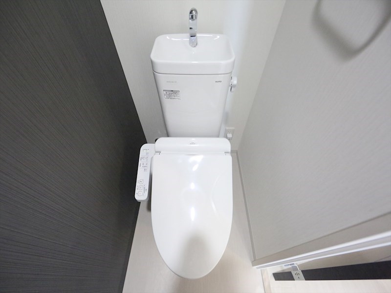 トイレ　温水洗浄暖房便座付トイレ