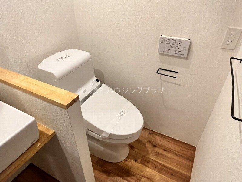 トイレ　※別部屋参考写真となります