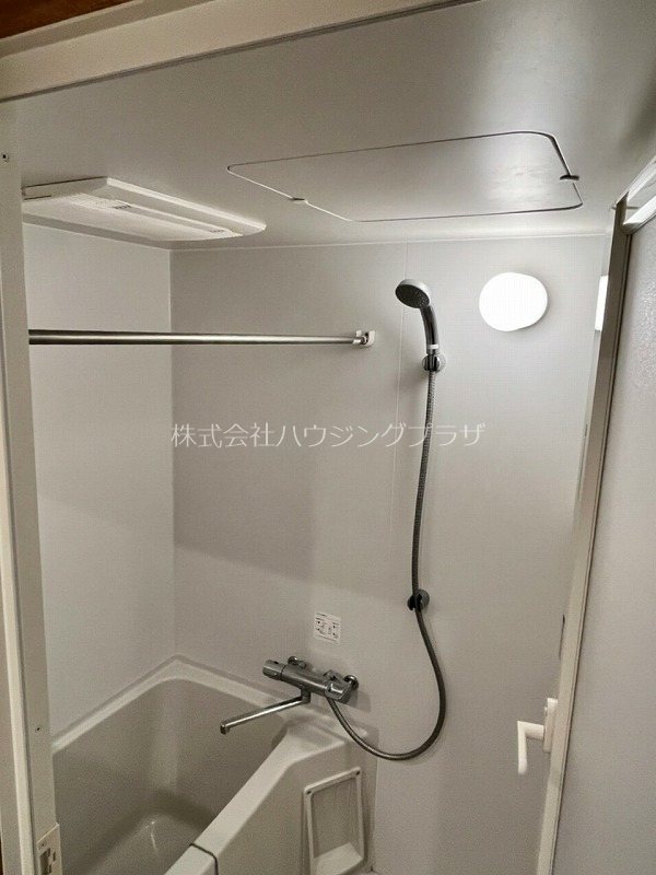 バス・シャワールーム　※別部屋参考写真となります