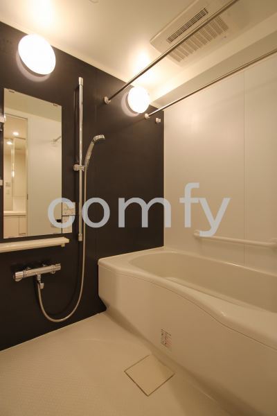 バス・シャワールーム　追焚き・浴室乾燥機付きバス