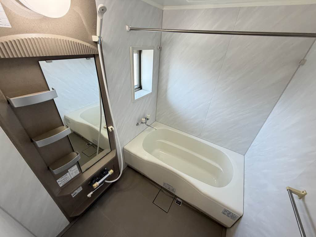 バス・シャワールーム　浴槽大１４１８サイズ