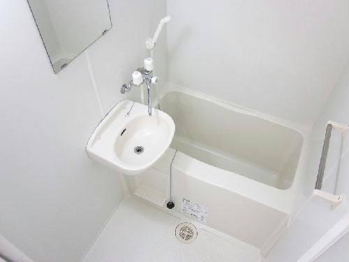 バス・シャワールーム　バス・トイレ別！